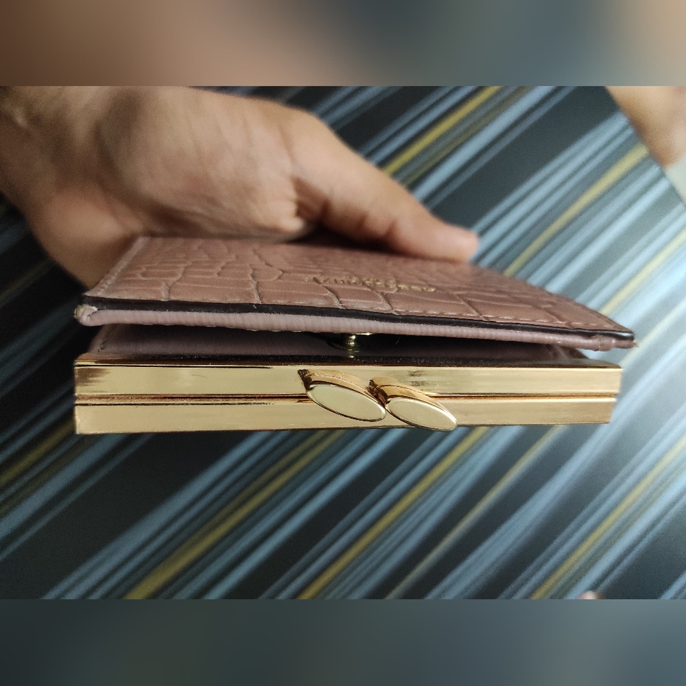 Accessorize London Bi Fold Wallet - Picture 3 of 9